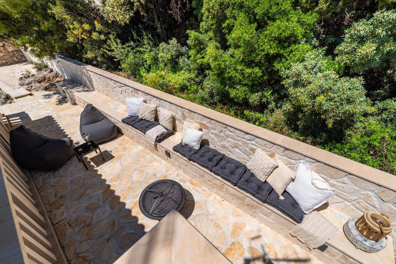 Villa Kadena - Luxury Seaside Villa With Private Heated Pool Selca  エクステリア 写真