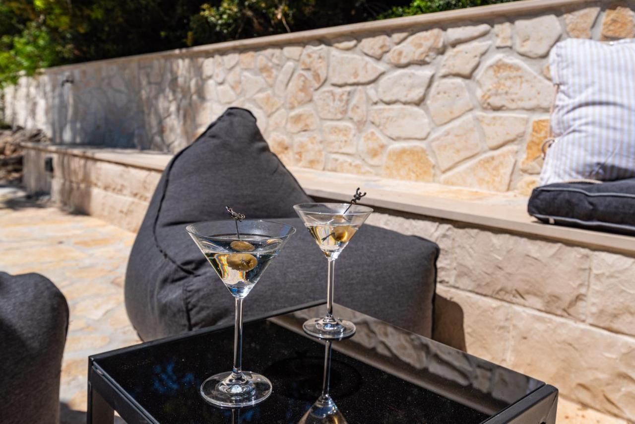 Villa Kadena - Luxury Seaside Villa With Private Heated Pool Selca  エクステリア 写真